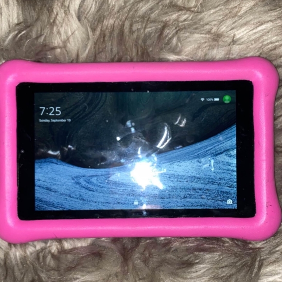 kids Amazon tablet - Picture 2 of 3